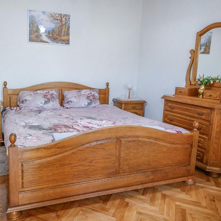 Apartman Marta I Soba Maja Gradiste Exteriör bild