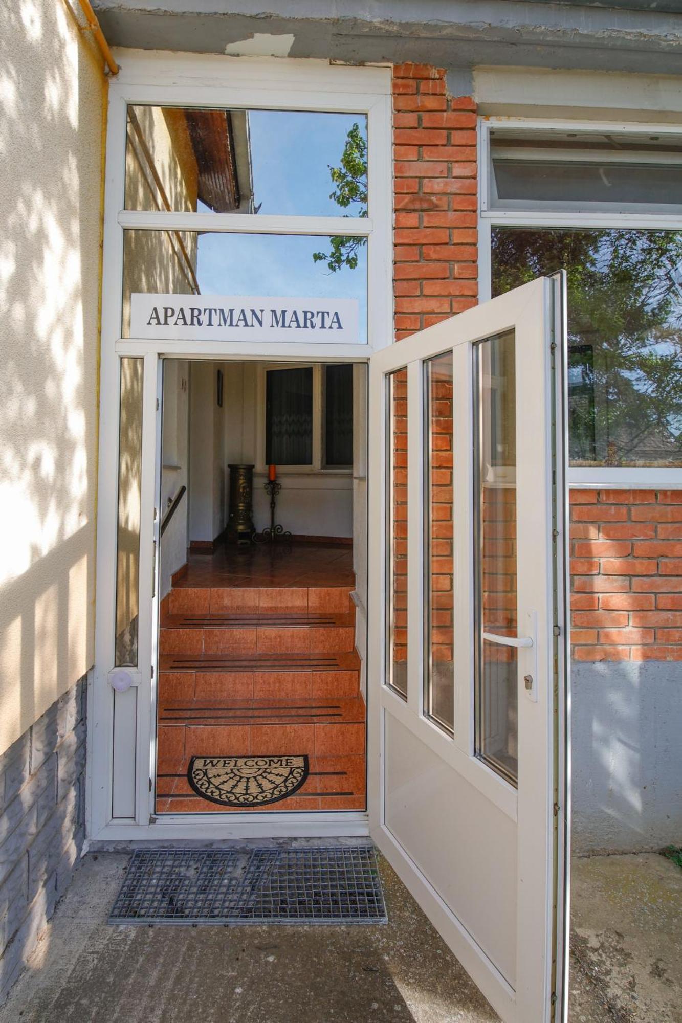 Apartman Marta I Soba Maja Gradiste Exteriör bild