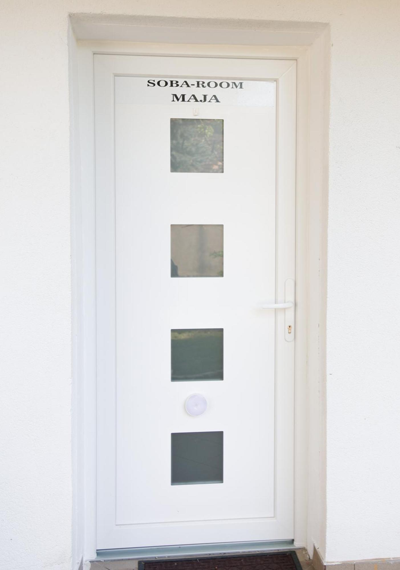 Apartman Marta I Soba Maja Gradiste Exteriör bild
