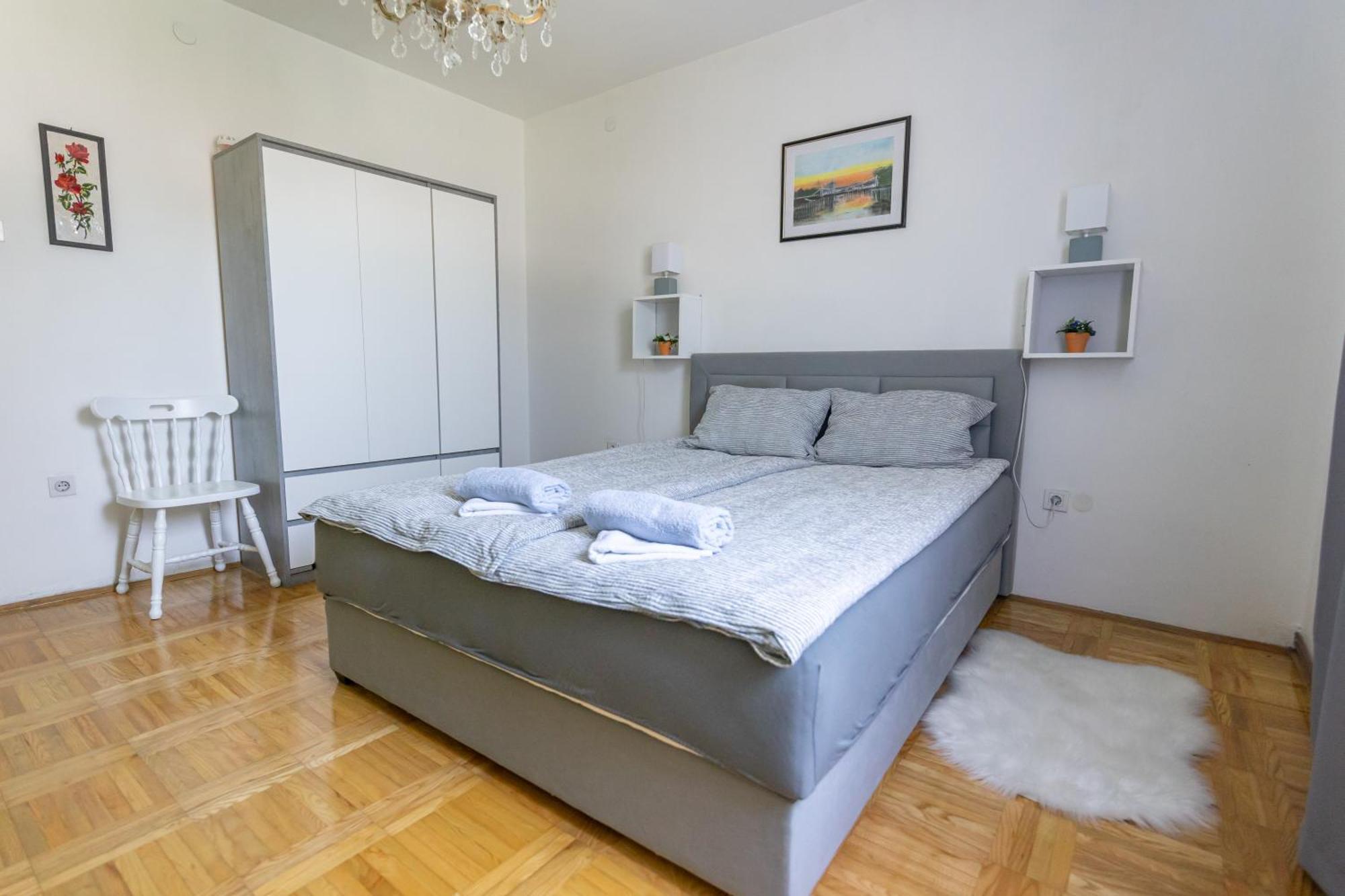 Apartman Marta I Soba Maja Gradiste Exteriör bild